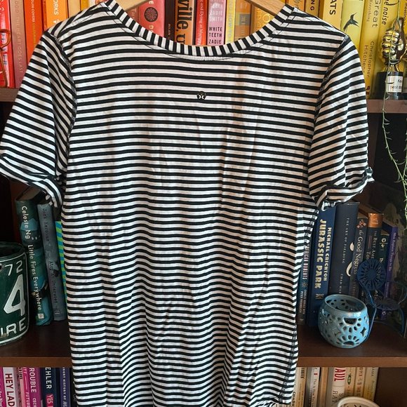 lululemon love tee - classic stripe - Picture 3 of 4